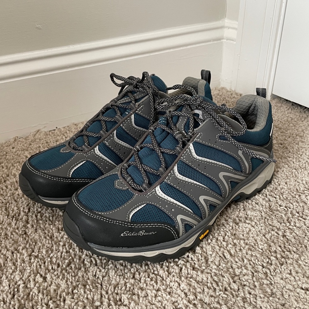 NWOT Eddie Bauer Heather Gray Women's Sneaker